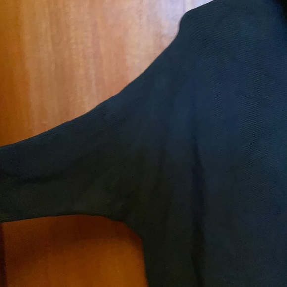 Black loose fit Dahl an sleeve turtleneck unworn - Picture 2 of 2